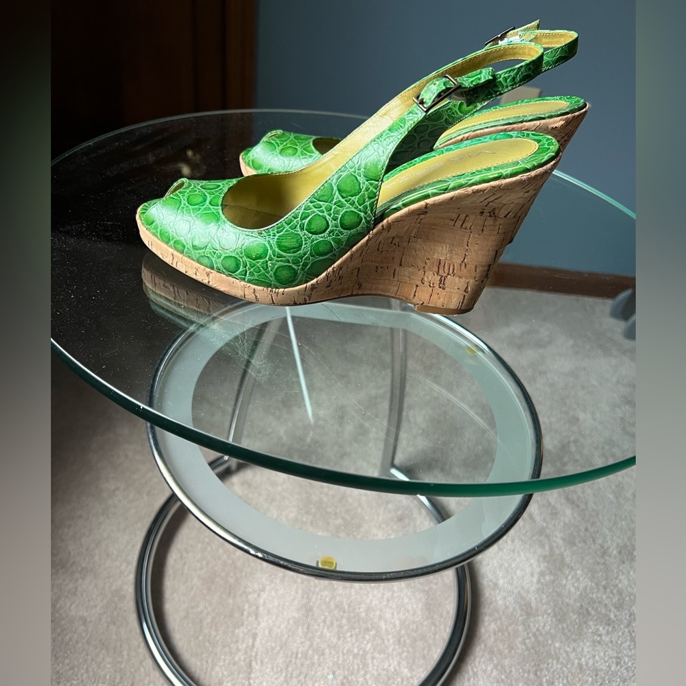 Via Spiga Green Wedge Sandals, 8M. Beautiful and super fun! Pre-owned.